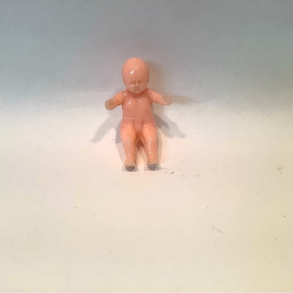 Vintage Best USA Mini Infant Baby Play Dollhouse Hard Plastic Toy 2”